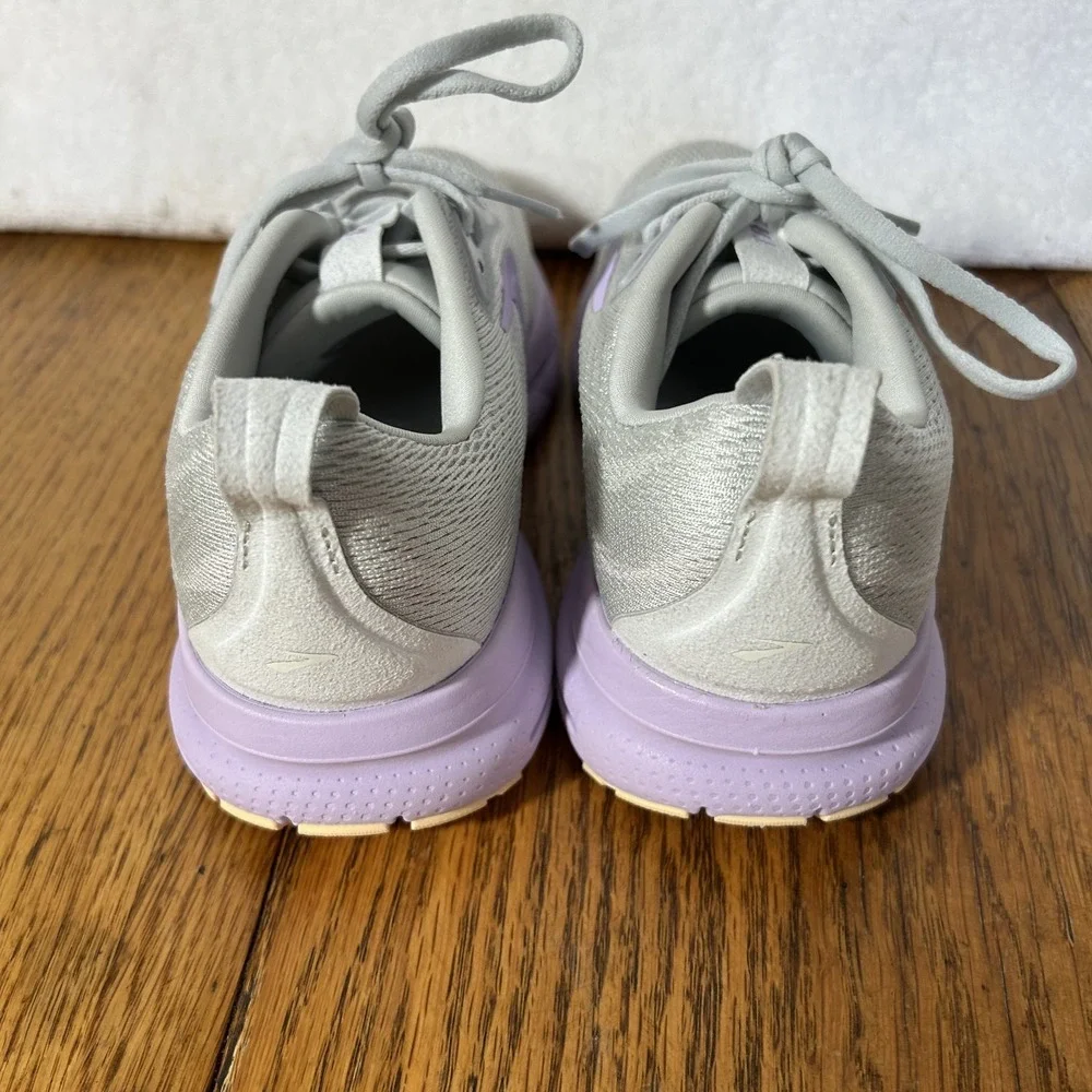 Brooks womens size